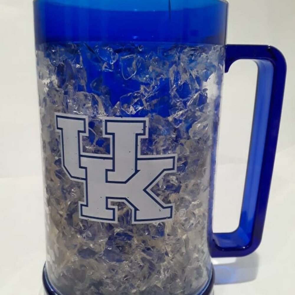 KENTUCKY WILDCATS - ICE COLD PLASTIC BEVERAGE MUG - HOLDS 12 OUNCES